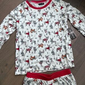 New Kidtopia pajama set - size L